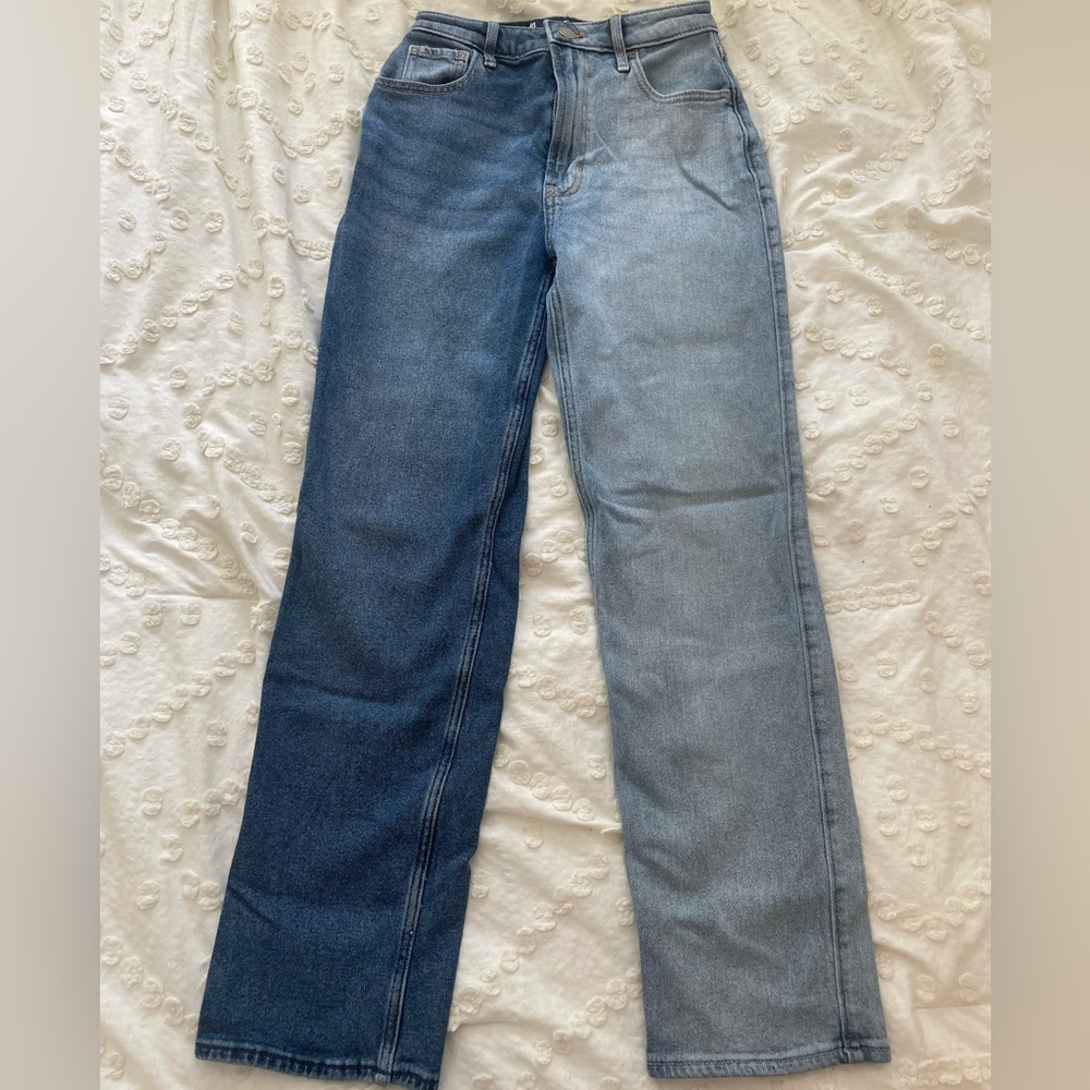 Hollister ultra high rise stacked vintage straight jean. Two toned. Size 00short